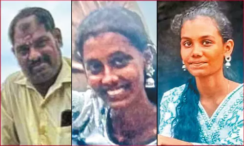 கடலில் மூழ்கி தந்தை பலி: மாயமான 2 மகள்களை தேடும் பணி தீவிரம்