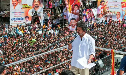 தவெக அங்கீகாரத்தை ரத்து செய்யக்கோரி மனு; மதுரை ஐகோர்ட்டில் இன்று விசாரணை