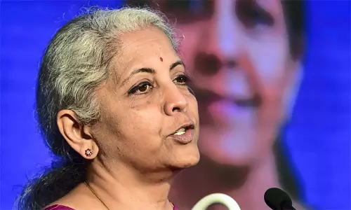 நிர்மலா சீதாராமன் இன்று கரூர் செல்கிறார்