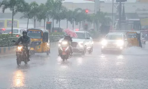 சென்னையில் 2 நாட்களுக்கு மிதமான மழைக்கு வாய்ப்பு சென்னையில் 2 நாட்களுக்கு மிதமான மழைக்கு வாய்ப்பு