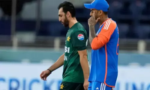 இந்திய வீரர்கள் எங்களை அவமதிக்கவில்லை.. கிரிக்கெட்டைதான் அவமதித்தார்கள் - பாக்.கேப்டன் தாக்கு இந்திய வீரர்கள் எங்களை அவமதிக்கவில்லை.. கிரிக்கெட்டைதான் அவமதித்தார்கள் - பாக்.கேப்டன் தாக்கு