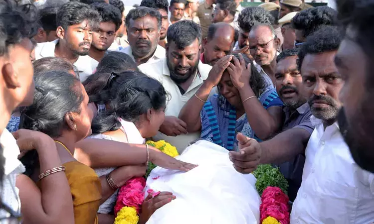 கரூர் சம்பவம்: உடனடியாக பிரேத பரிசோதனை செய்தது ஏன்? - அரசு விளக்கம்