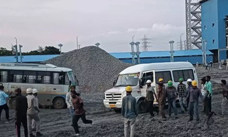 எண்ணூர் அனல் மின் நிலைய கட்டுமான விபத்து: 8 பேர் உயிரிழப்பு எண்ணூர் அனல் மின் நிலைய கட்டுமான விபத்து: 8 பேர் உயிரிழப்பு