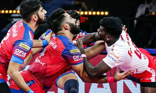 புரோ கபடி லீக்: உ.பி.யோத்தாஸ் அணியை வீழ்த்திய குஜராத் ஜெயண்ட்ஸ் புரோ கபடி லீக்: உ.பி.யோத்தாஸ் அணியை வீழ்த்திய குஜராத் ஜெயண்ட்ஸ்