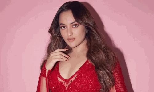 தெலுங்கு சினிமாவில் அறிமுகமாகும் பிரபல பாலிவுட் நடிகை!