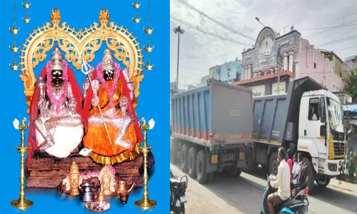 தசரா திருவிழா: குலசேகரன்பட்டினத்தில் கனரக வாகனங்களுக்கு கட்டுப்பாடுகள்- காவல்துறை அறிவிப்பு தசரா திருவிழா: குலசேகரன்பட்டினத்தில் கனரக வாகனங்களுக்கு கட்டுப்பாடுகள்- காவல்துறை அறிவிப்பு