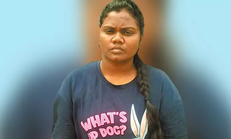 ஐ.ஏ.எஸ். படிக்க உதவக்கோரி கல்லூரி பேராசிரியரிடம் ரூ.80 லட்சம் மோசடி - இளம்பெண் கைது