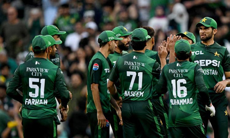 வெளிநாட்டு லீக் போட்டிகளில் பங்கேற்க பாகிஸ்தான் வீரர்களுக்கு தடை - கிரிக்கெட் வாரியம் அதிரடி முடிவு