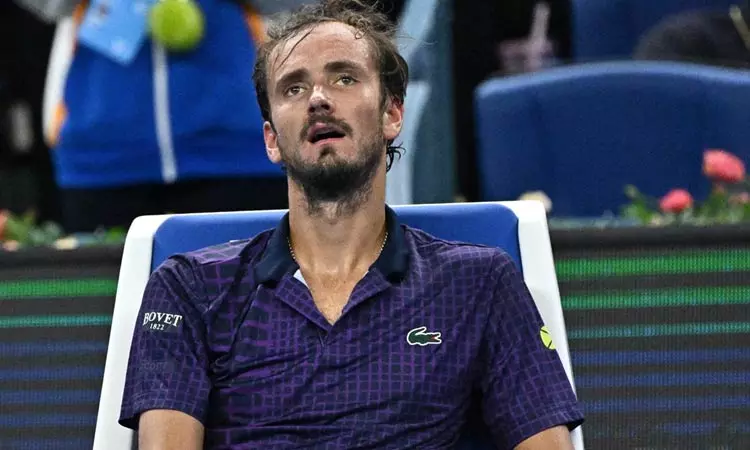 சீனா ஓபன் டென்னிஸ்: காயத்தால் அரையிறுதியில் விலகிய மெத்வதேவ்