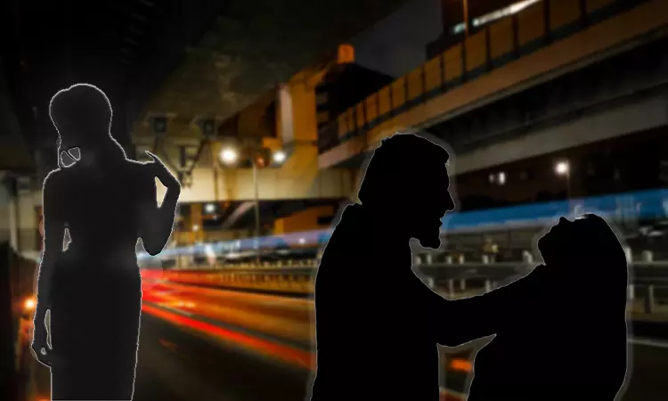 மும்பையில் பாலியல் தொழிலாளி கழுத்தை நெரித்துக் கொலை - ஆட்டோ டிரைவர் கைது மும்பையில் பாலியல் தொழிலாளி கழுத்தை நெரித்துக் கொலை - ஆட்டோ டிரைவர் கைது