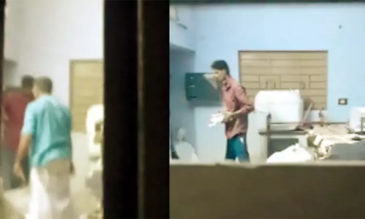 அரசு பள்ளியில் புத்தகங்கள் திருட்டு: ஆசிரியர் உள்பட 2 பேர் பணியிடை நீக்கம்