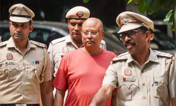 டெல்லி சாமியாருக்கு உதவிய 2 பெண்கள் கைது