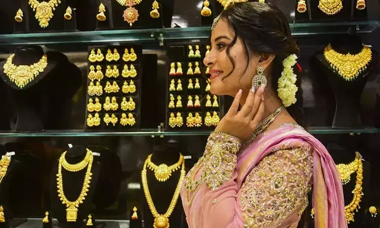 மீண்டும் புதிய உச்சம்... இன்று ஒரே நாளில் தங்கம் விலை 2வது முறையாக உயர்வு