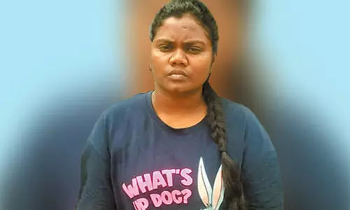 ஐ.ஏ.எஸ். படிக்க உதவக்கோரி கல்லூரி பேராசிரியரிடம் ரூ.80 லட்சம் மோசடி - இளம்பெண் கைது