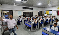 பள்ளிப் பாடங்களில் ஆர்எஸ்எஸ் குறித்த பாடங்களை சேர்க்கிறது டெல்லி அரசு பள்ளிப் பாடங்களில் ஆர்எஸ்எஸ் குறித்த பாடங்களை சேர்க்கிறது டெல்லி அரசு