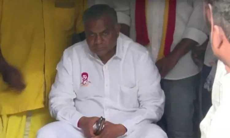 தவெக பொதுச்செயலாளர் ஆனந்த் எங்கே? - போலீசார் தீவிர தேடுதல் வேட்டை தவெக பொதுச்செயலாளர் ஆனந்த் எங்கே? - போலீசார் தீவிர தேடுதல் வேட்டை