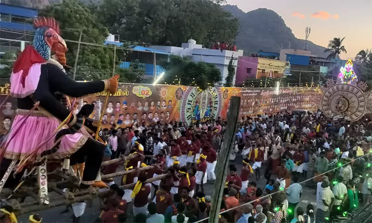 தோவாளை - கிருஷ்ணன்புதூர் முத்தாரம்மன் கோவிலில் மகிஷாசுர சம்ஹார விழா தோவாளை - கிருஷ்ணன்புதூர் முத்தாரம்மன் கோவிலில் மகிஷாசுர சம்ஹார விழா