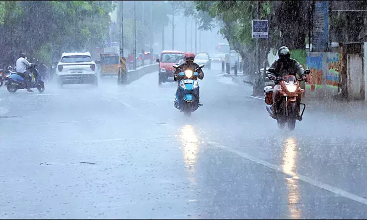 16 மாவட்டங்களில் இரவு 7 மணி வரை மழைக்கு வாய்ப்பு 16 மாவட்டங்களில் இரவு 7 மணி வரை மழைக்கு வாய்ப்பு