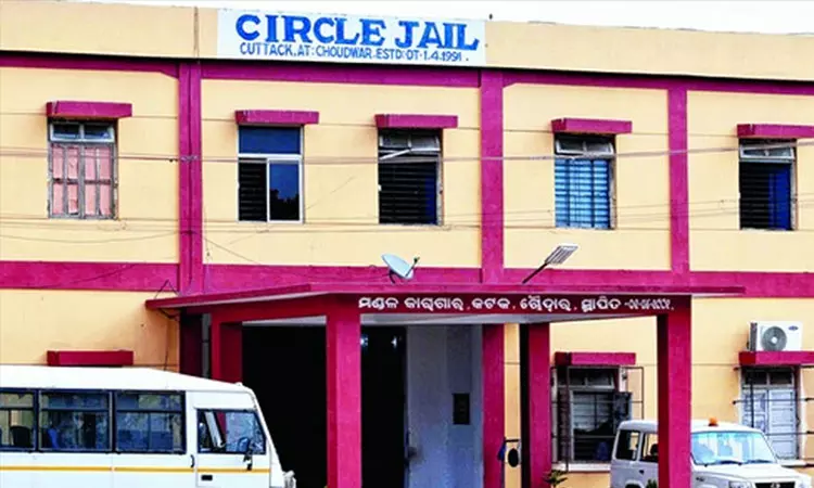 ஒடிசா:  தசரா கொண்டாட்டங்களுக்கு மத்தியில் சிறையில் இருந்து தப்பிய கொடூர கைதிகள்