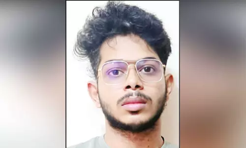 அரசு பணியாளர் தேர்வில் காப்பி அடித்த வாலிபருக்கு உதவிய நண்பர் கைது அரசு பணியாளர் தேர்வில் காப்பி அடித்த வாலிபருக்கு உதவிய நண்பர் கைது