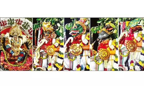 குலசேகரன்பட்டினம் முத்தாரம்மன் கோவிலில் தசரா திருவிழா இன்று நிறைவு