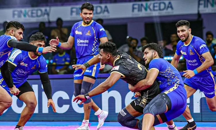 புரோ கபடி லீக்: அரியானாவை வீழ்த்தி 5வது வெற்றியை பதிவு செய்த தமிழ் தலைவாஸ் புரோ கபடி லீக்: அரியானாவை வீழ்த்தி 5வது வெற்றியை பதிவு செய்த தமிழ் தலைவாஸ்