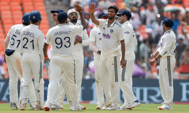 வெஸ்ட் இண்டீஸ்க்கு எதிரான டெஸ்ட்: இன்னிங்ஸ் வெற்றி பெற்ற இந்தியா