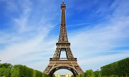 பிரான்சில் அரசாங்கத்துக்கு எதிரான போராட்டத்தால் ஈபிள் கோபுரம் மூடல்