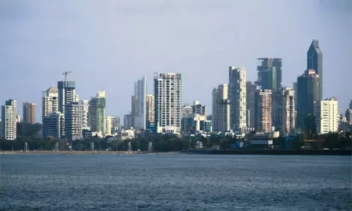 மராட்டியத்தில் 24 மணி நேரமும் கடைகள், ஓட்டல்கள் திறந்திருக்க மாநில அரசு அனுமதி மராட்டியத்தில் 24 மணி நேரமும் கடைகள், ஓட்டல்கள் திறந்திருக்க மாநில அரசு அனுமதி