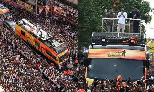 கரூர் கூட்ட நெரிசல் சம்பவம்: பறிமுதல் செய்யப்படும் விஜய் பிரசார வாகனம்?