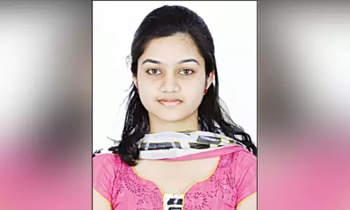 நிலநடுக்கத்தால் பாதிக்கப்பட்ட பிலிப்பைன்சில் சிக்கி தவிக்கும் சிக்கமகளூரு மாணவி நிலநடுக்கத்தால் பாதிக்கப்பட்ட பிலிப்பைன்சில் சிக்கி தவிக்கும் சிக்கமகளூரு மாணவி