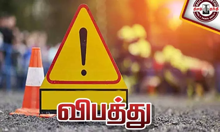 ஓவர்டேக் செய்ய முயன்றபோது எதிரில் வந்த லாரி, பைக்குகள் மீது வேன் மோதி விபத்து  4 பேர் உயிரிழப்பு