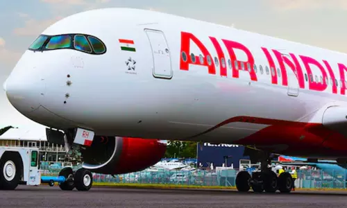 ஏர் இந்தியா விமானத்தில் தொழில்நுட்ப கோளாறு: பயணிகள் கடும் அவதி ஏர் இந்தியா விமானத்தில் தொழில்நுட்ப கோளாறு: பயணிகள் கடும் அவதி