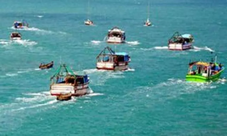 நாகை மீனவர்கள் மீது இலங்கை கடற்கொள்ளையர்கள் தாக்குதல்