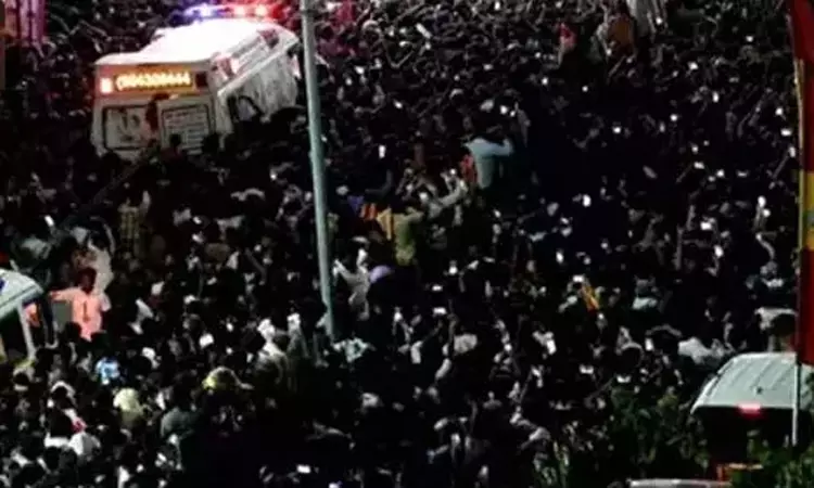 அரசியல் கூட்டங்களுக்கு கடும் கட்டுப்பாடு - அரசு பரிசீலனை அரசியல் கூட்டங்களுக்கு கடும் கட்டுப்பாடு - அரசு பரிசீலனை