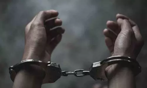 வீட்டில் தனியாக இருந்த பெண்ணுக்கு பாலியல் தொல்லை: கொத்தனார் கைது வீட்டில் தனியாக இருந்த பெண்ணுக்கு பாலியல் தொல்லை: கொத்தனார் கைது