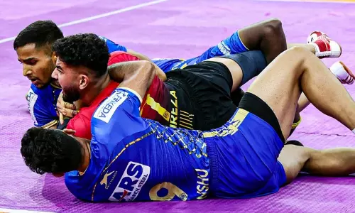 புரோ கபடி லீக்: தமிழ் தலைவாஸை வீழ்த்திய பெங்களூரு புல்ஸ் புரோ கபடி லீக்: தமிழ் தலைவாஸை வீழ்த்திய பெங்களூரு புல்ஸ்