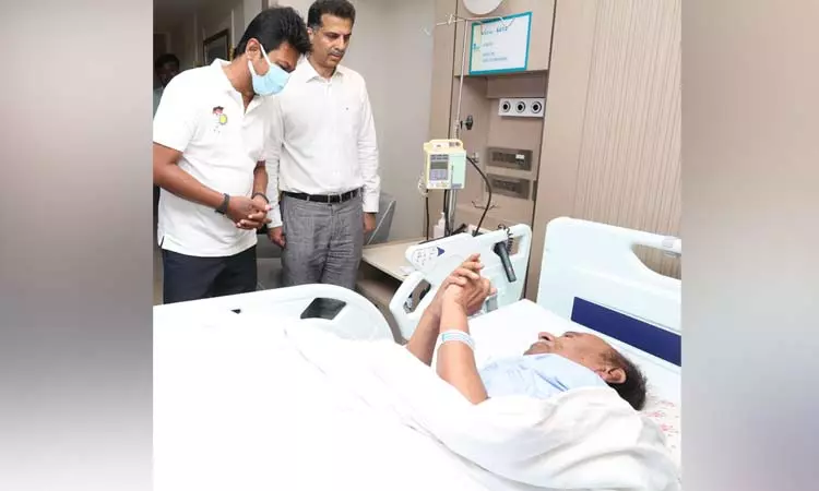 ராமதாஸை நேரில் சந்தித்து நலம் விசாரித்த உதயநிதி ஸ்டாலின் ராமதாஸை நேரில் சந்தித்து நலம் விசாரித்த உதயநிதி ஸ்டாலின்