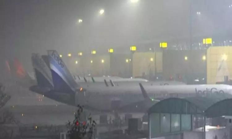 டெல்லியில் கனமழை: விமான சேவை பாதிப்பு