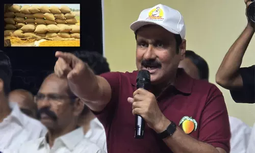 4 லட்சம் நெல் மூட்டைகள் தேக்கம்: கட்டமைப்பு வசதிகள் எப்போது தான் சாத்தியமாகும்? - அன்புமணி கேள்வி 4 லட்சம் நெல் மூட்டைகள் தேக்கம்: கட்டமைப்பு வசதிகள் எப்போது தான் சாத்தியமாகும்? - அன்புமணி கேள்வி