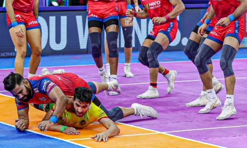 புரோ கபடி லீக்: உ.பி.யோத்தாஸை வீழ்த்தி வெற்றி பெற்ற பாட்னா பைரேட்ஸ் புரோ கபடி லீக்: உ.பி.யோத்தாஸை வீழ்த்தி வெற்றி பெற்ற பாட்னா பைரேட்ஸ்