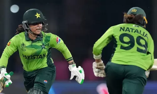 மகளிர் உலகக்கோப்பை கிரிக்கெட்: விதிமுறைகளை மீறிய பாகிஸ்தான் வீராங்கனை - ஐ.சி.சி. எச்சரிக்கை