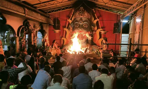 ஓசூர் பிரத்யங்கிரா தேவி கோவிலில் மிளகாய் வத்தல் யாகம்