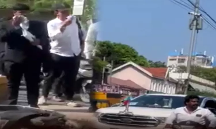 ஐகோர்ட்டு அருகே பரபரப்பு.. திருமாவளவன் சென்ற கார் பைக் மீது உரசியதால் பரபரப்பு