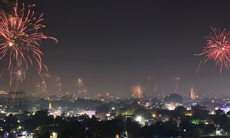 கலிபோர்னியாவில் இனி தீபாவளிக்கு அரசு விடுமுறை.. மசோதா நிறைவேற்றம்