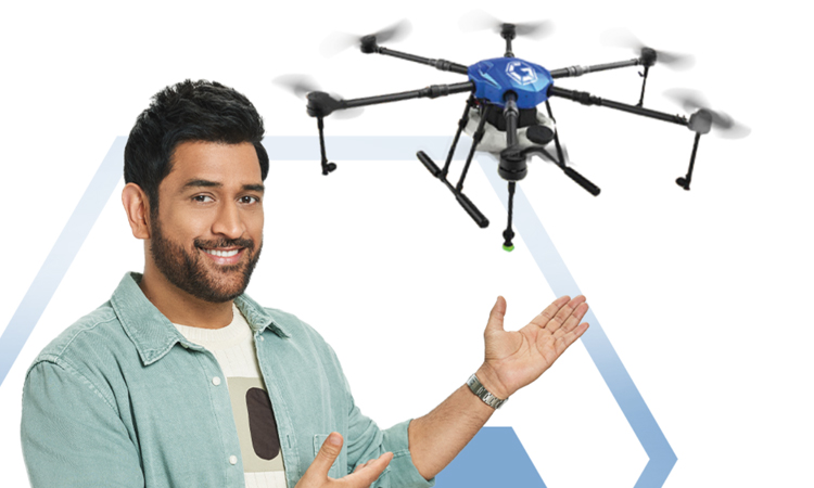 அடுத்த அவதாரம்.. டிரோன் பைலட் உரிமம் பெற்ற தோனி