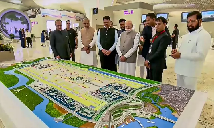 நவிமும்பை விமான நிலையத்தை  திறந்து வைத்தார் பிரதமர் மோடி