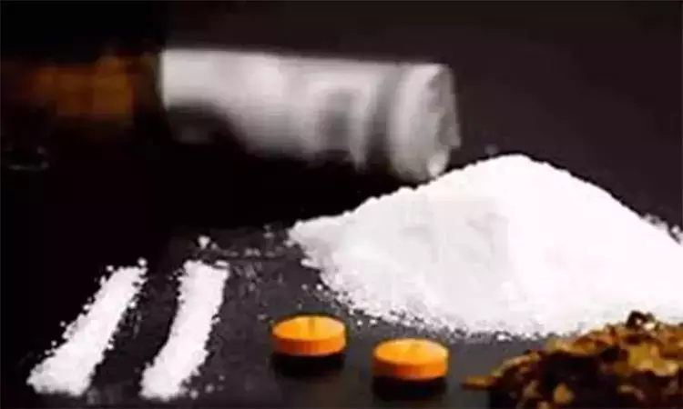 பண்ணை வீட்டில் போதை விருந்து - 22 சிறுமிகள் உள்பட 65 பேர் சிக்கினர்