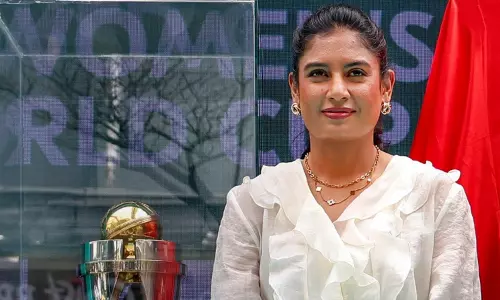 விசாகப்பட்டினம் கிரிக்கெட் ஸ்டேடியத்தில் மிதாலிக்கு கவுரவம் விசாகப்பட்டினம் கிரிக்கெட் ஸ்டேடியத்தில் மிதாலிக்கு கவுரவம்