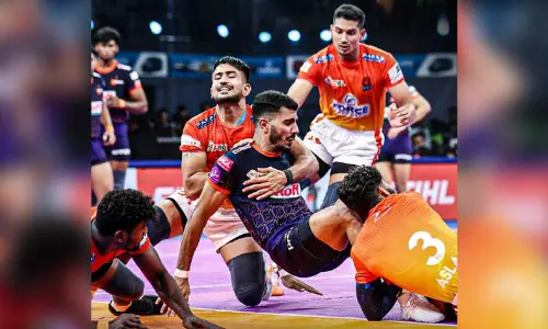 புரோ கபடி லீக்: புனேரி பால்டன் 10-வது வெற்றி